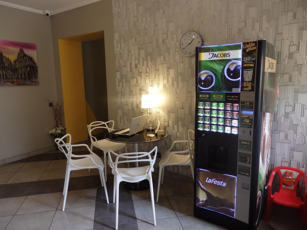 Happy Hotel Riga Extérieur photo