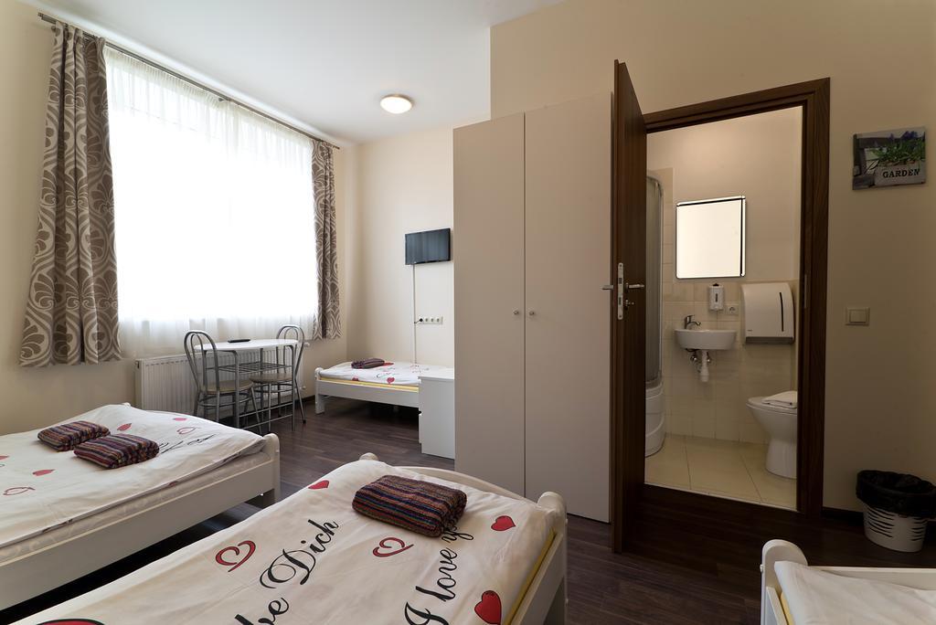 Happy Hotel Riga Extérieur photo
