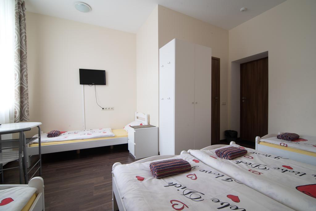Happy Hotel Riga Extérieur photo