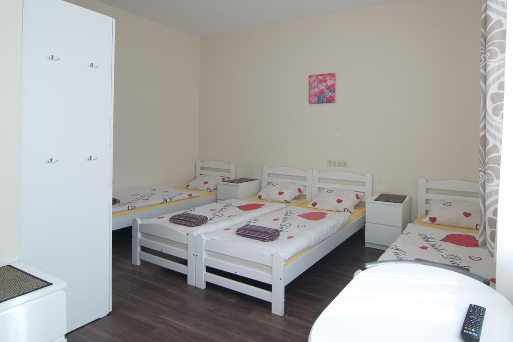 Happy Hotel Riga Extérieur photo